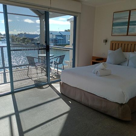 The View - Captains Cove Waterfront Resort 佩恩斯维尔 外观 照片