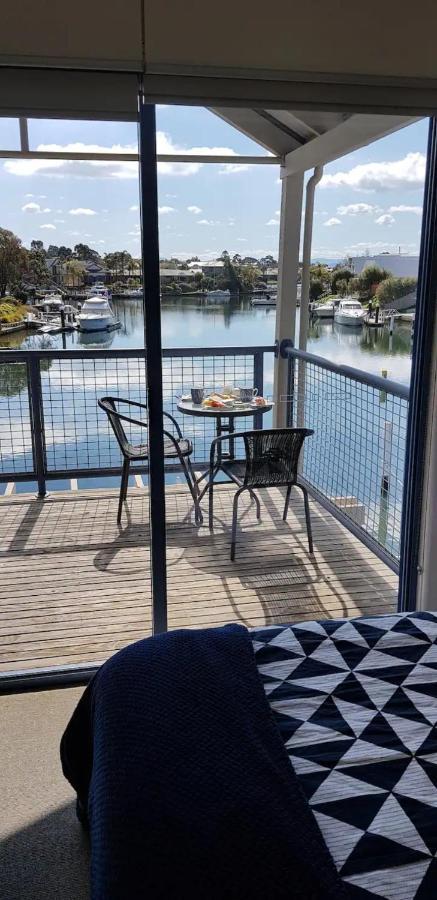 The View - Captains Cove Waterfront Resort 佩恩斯维尔 外观 照片