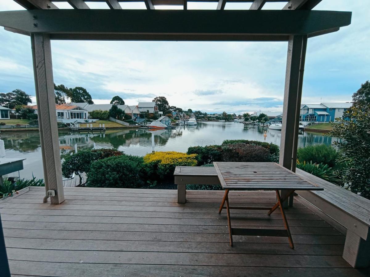 The View - Captains Cove Waterfront Resort 佩恩斯维尔 外观 照片