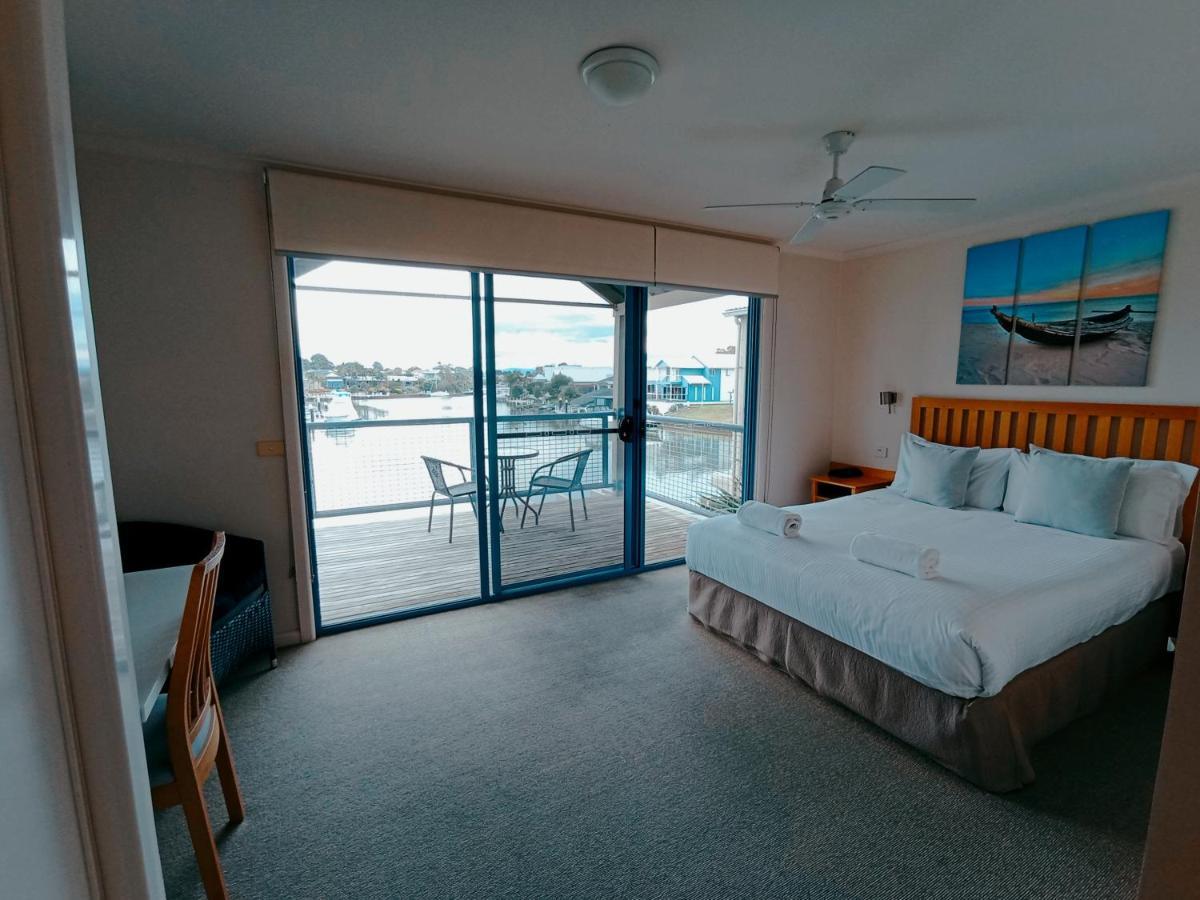 The View - Captains Cove Waterfront Resort 佩恩斯维尔 外观 照片