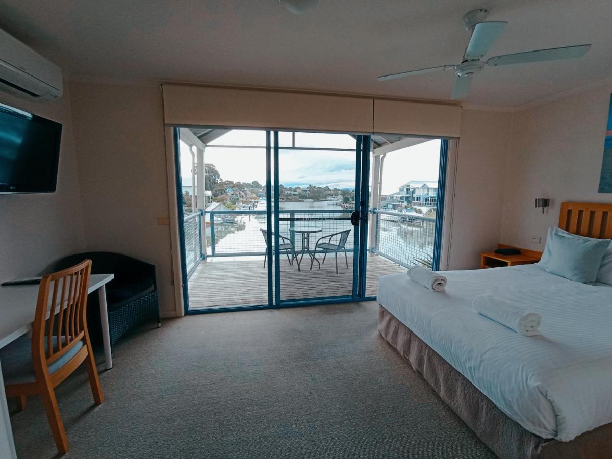 The View - Captains Cove Waterfront Resort 佩恩斯维尔 外观 照片