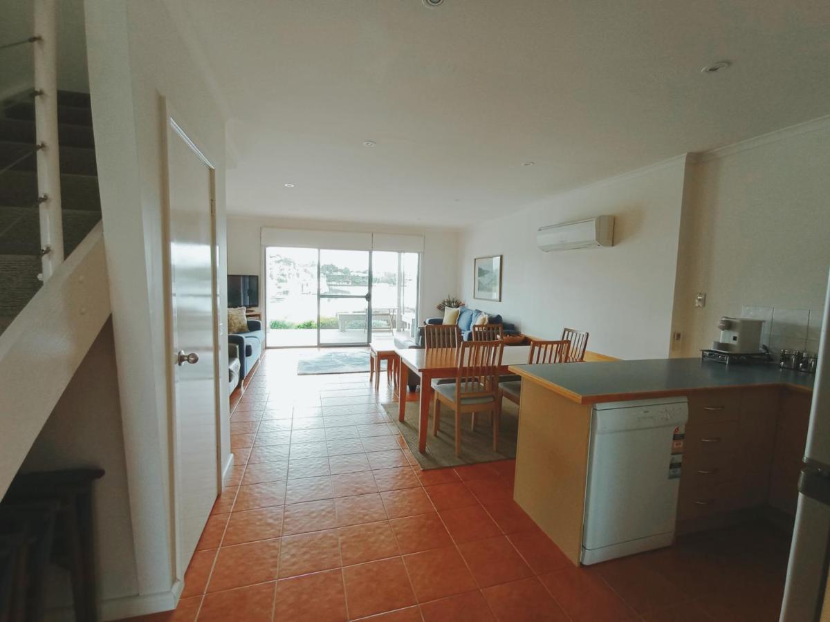The View - Captains Cove Waterfront Resort 佩恩斯维尔 外观 照片