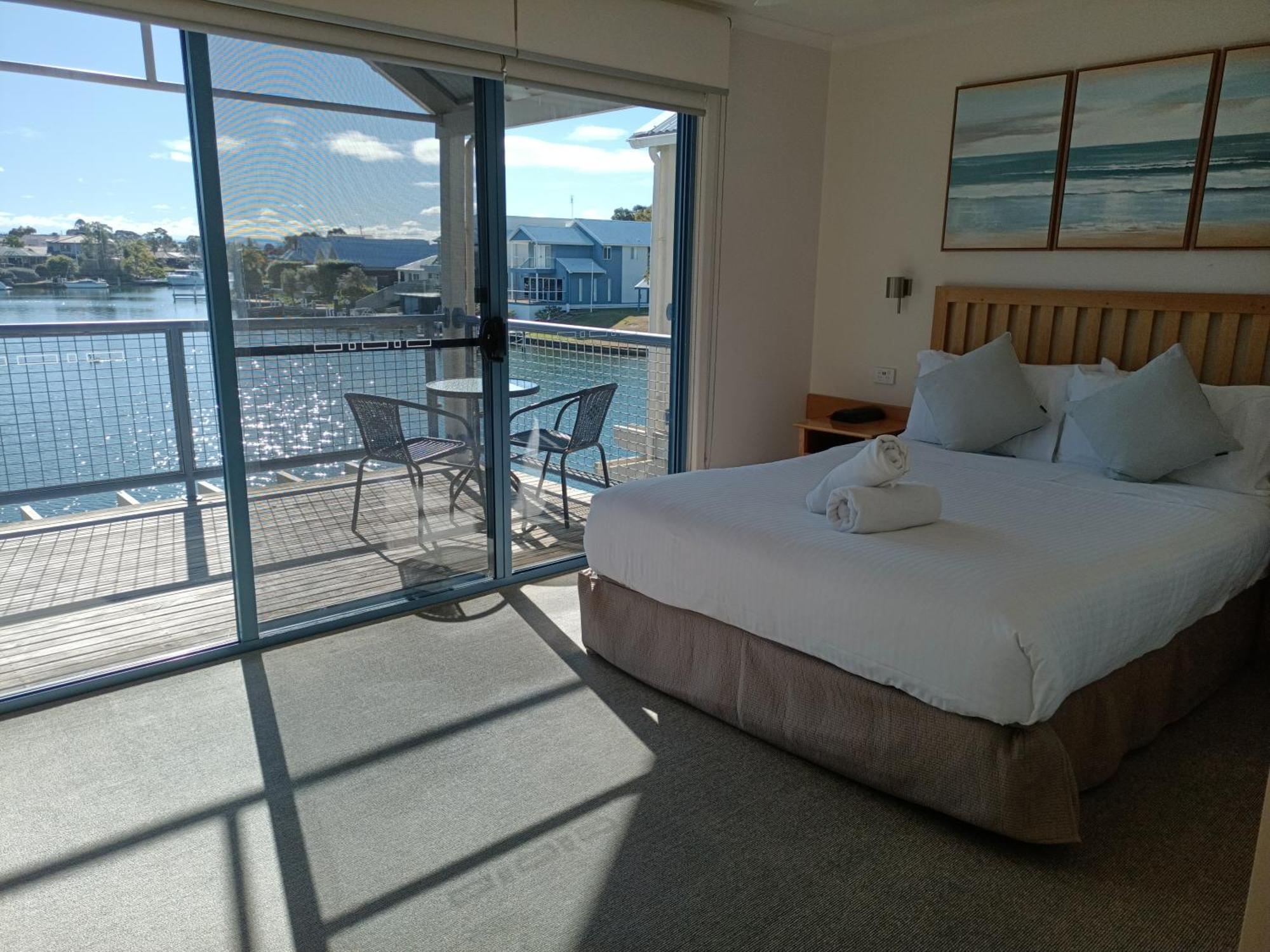 The View - Captains Cove Waterfront Resort 佩恩斯维尔 外观 照片